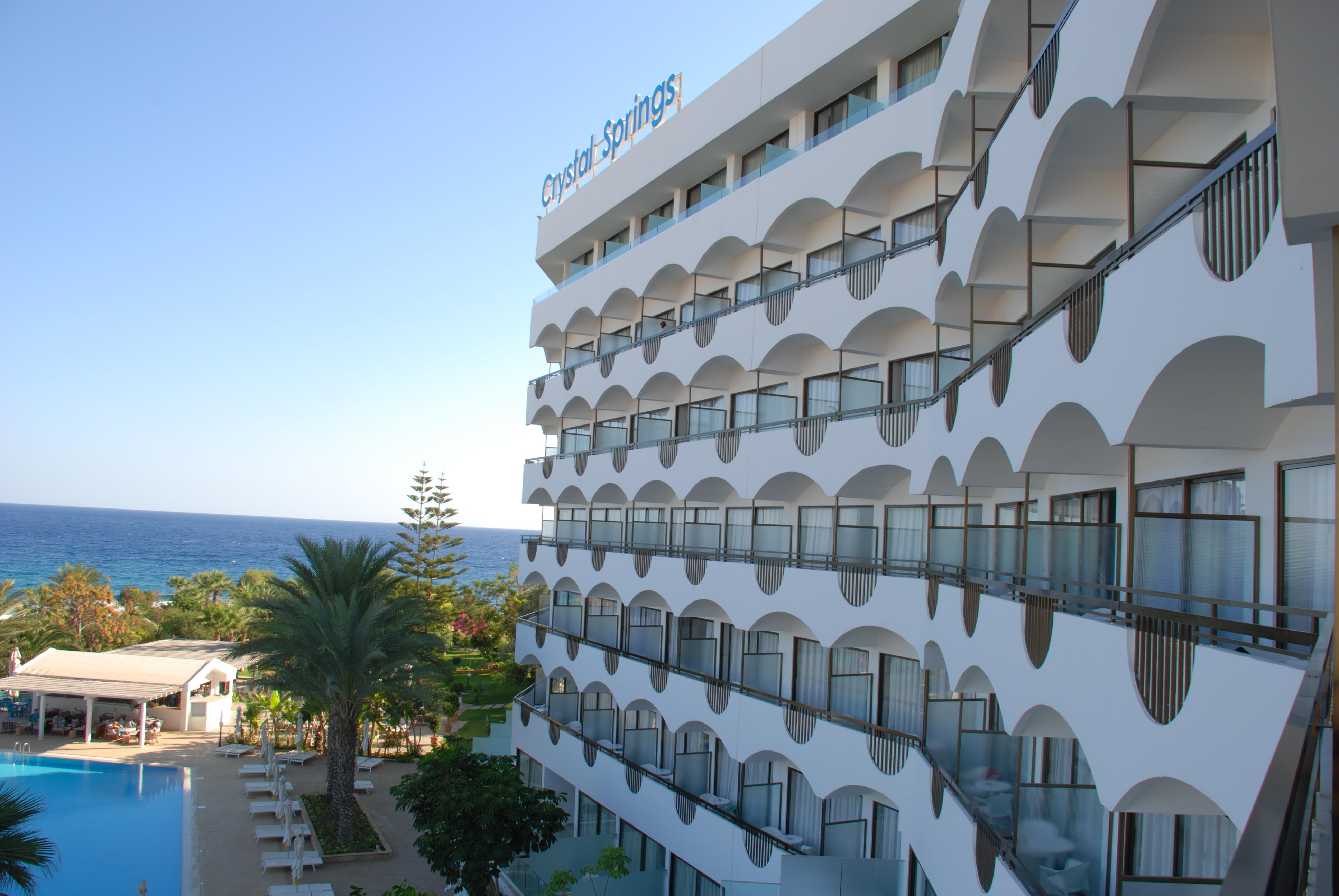 פרוטאראס Crystal Springs Beach Hotel מראה חיצוני תמונה